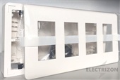 PUESTO DE TRABAJO DE SUPERFICIE 4 COLUMNAS LEGRAND